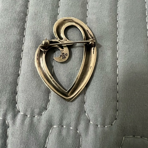 James Avery Retired Mother Love Pin. - Picture 2 of 2